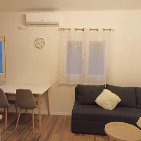 Neva Apartment *
