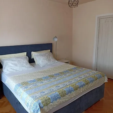Apartment Neva *